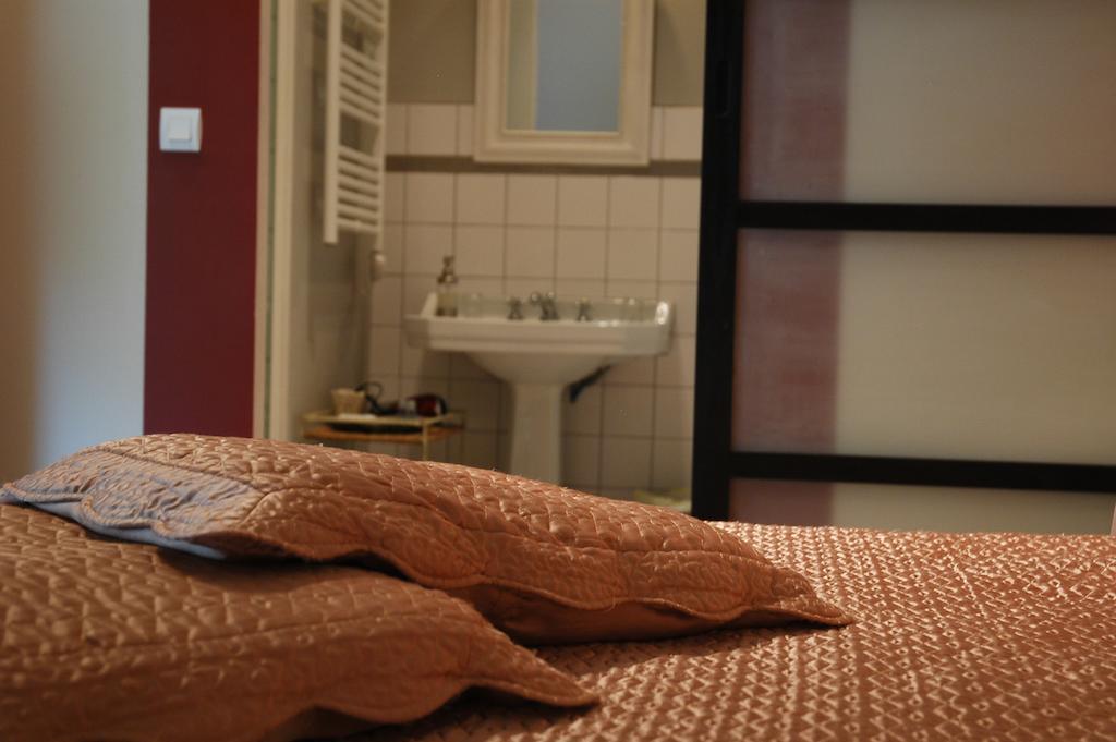 Les Pierres D'Aurele Chambres D'Hotes แซ็งต์-จอร์จ-ซูร์-แชร์ ห้อง รูปภาพ