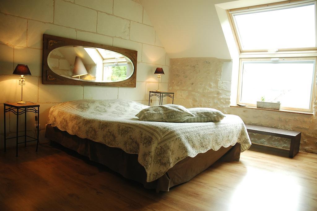Les Pierres D'Aurele Chambres D'Hotes แซ็งต์-จอร์จ-ซูร์-แชร์ ห้อง รูปภาพ