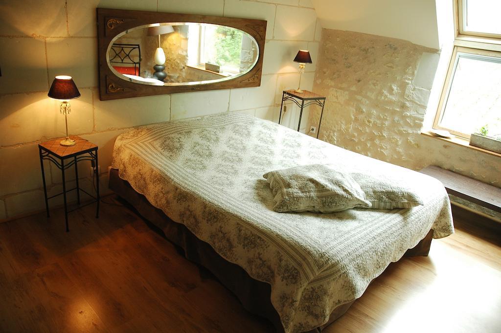 Les Pierres D'Aurele Chambres D'Hotes แซ็งต์-จอร์จ-ซูร์-แชร์ ห้อง รูปภาพ