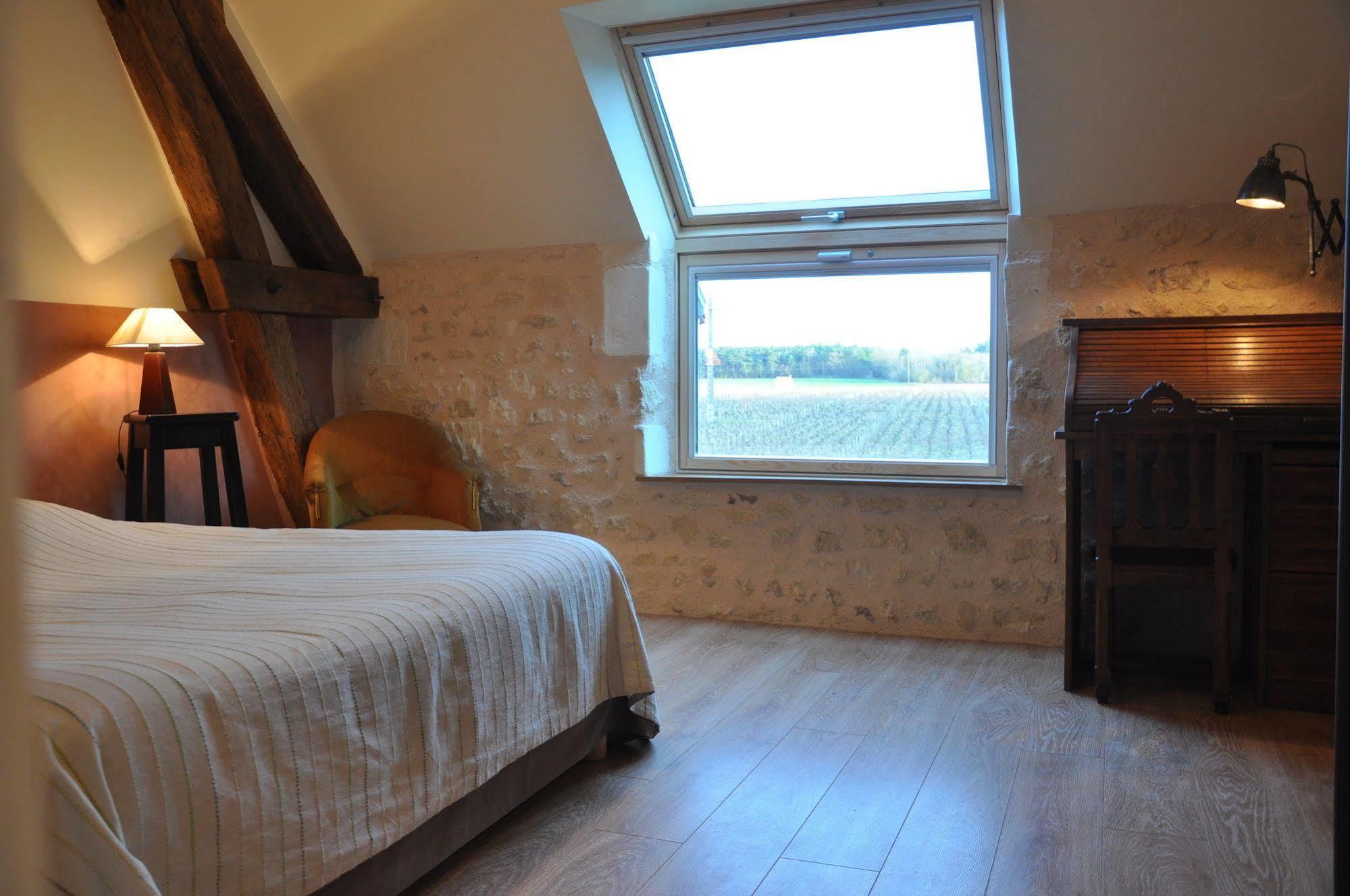 Les Pierres D'Aurele Chambres D'Hotes แซ็งต์-จอร์จ-ซูร์-แชร์ ภายนอก รูปภาพ