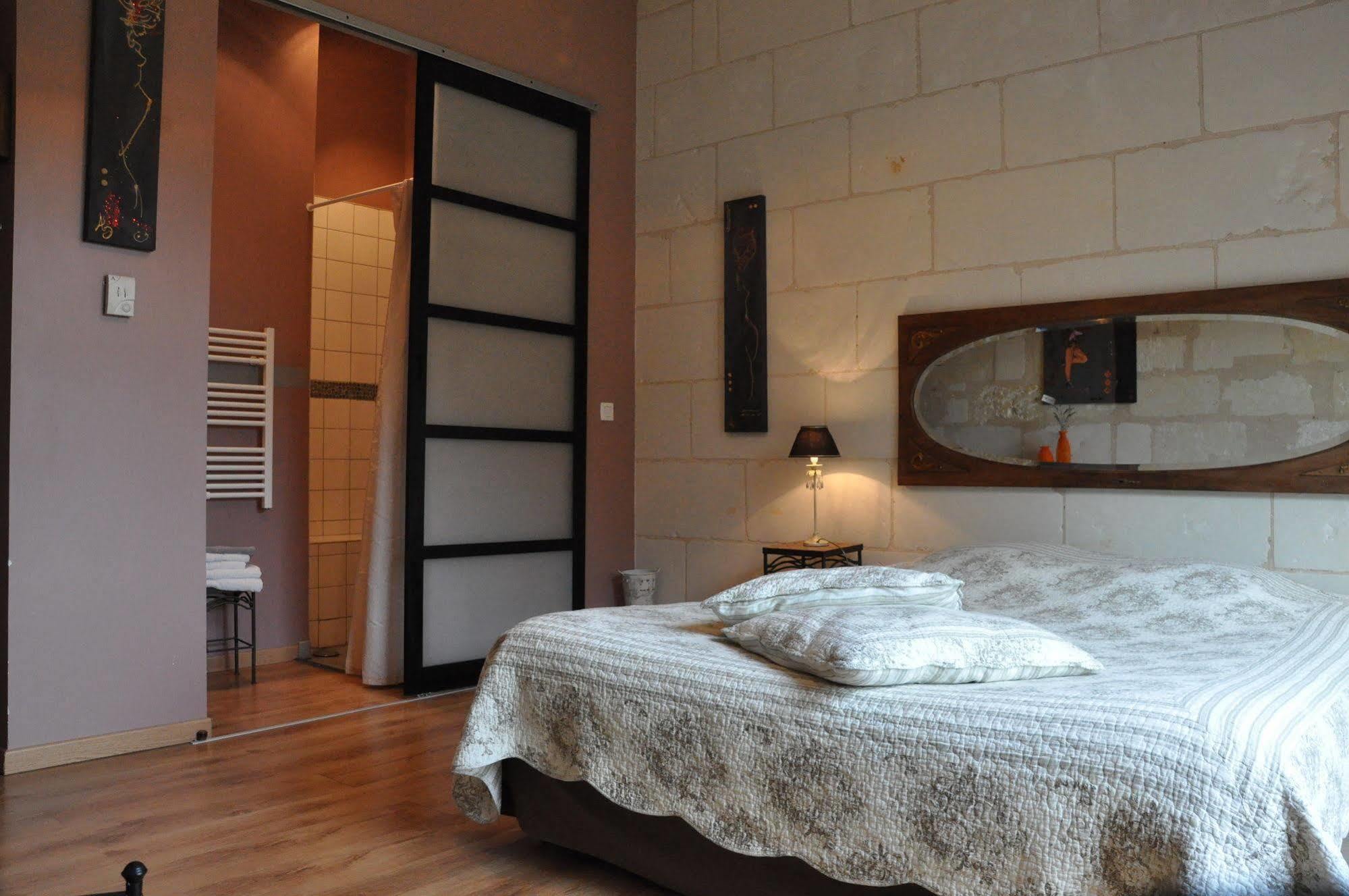 Les Pierres D'Aurele Chambres D'Hotes แซ็งต์-จอร์จ-ซูร์-แชร์ ภายนอก รูปภาพ
