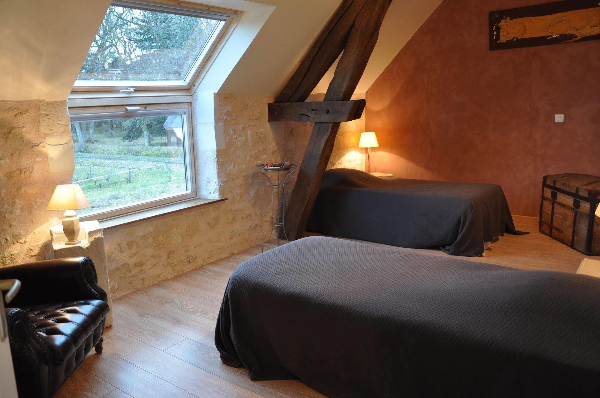 Les Pierres D'Aurele Chambres D'Hotes แซ็งต์-จอร์จ-ซูร์-แชร์ ภายนอก รูปภาพ